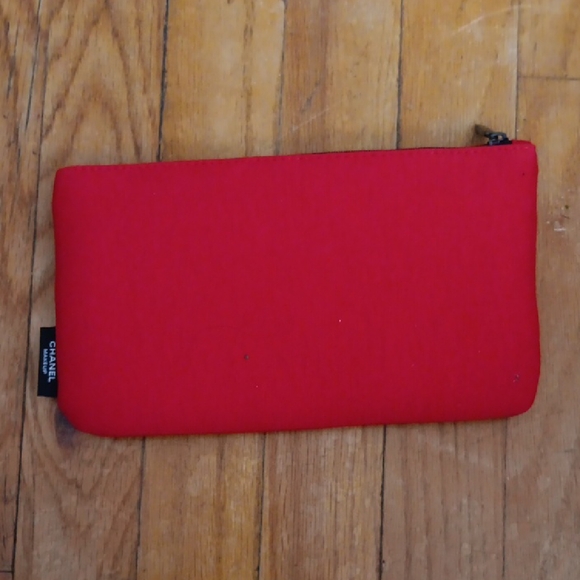 CHANEL Red Cosmetic Pouch with Black Bag - Picture 3 of 5